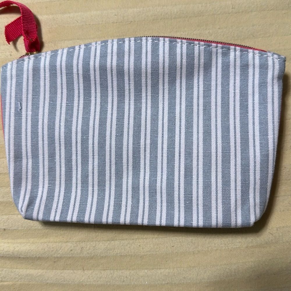 IPSY travel or cosmetic bag, tassle zipper pull NWOT